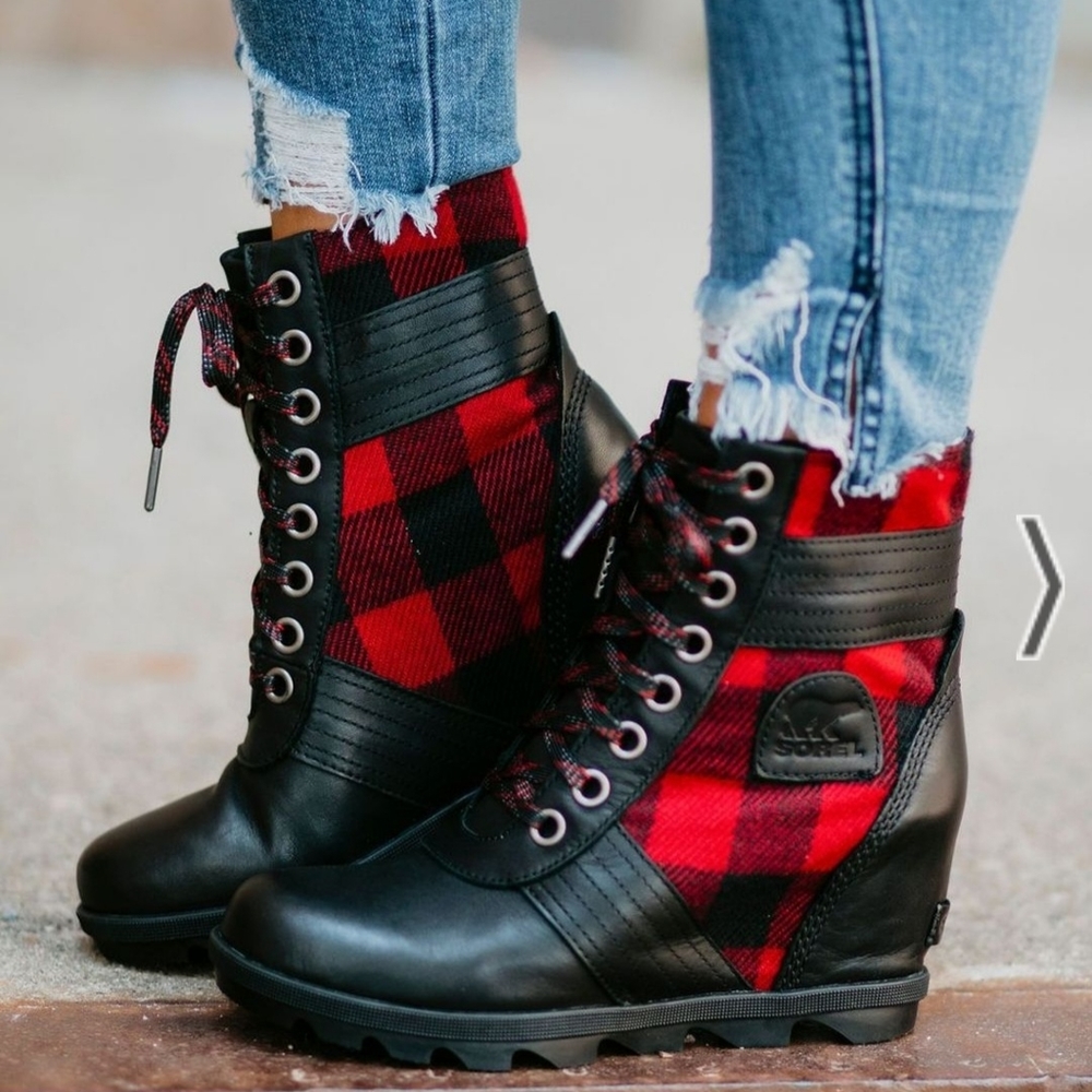 Sorel Lexie Buffalo Plaid Leather Wedge Ankle Lace up Boot Red & Black 8 Womens
